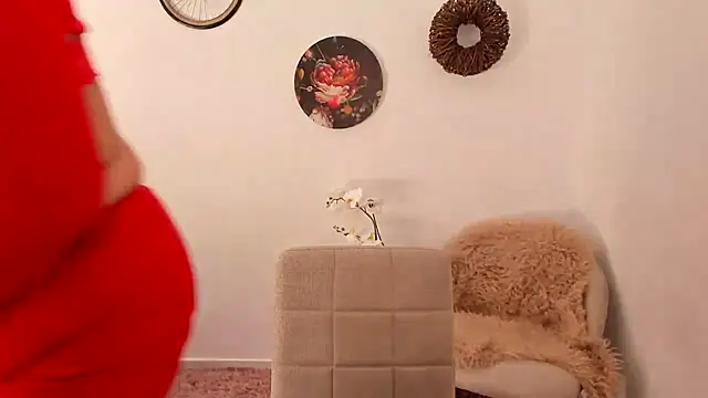 Snapshot of Milf-Ella chatting on 10.20.25 Milf-Ella online show from 10.20.25