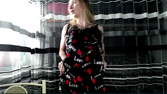 Snapshot of cold_lollipop chatting on 09.23.25 cold lollipop online show from 09.23.25