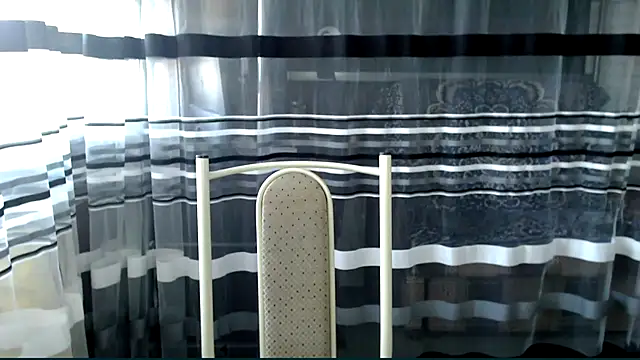 Snapshot of cold_lollipop chatting on 10.17.25 cold lollipop online show from 10.17.25