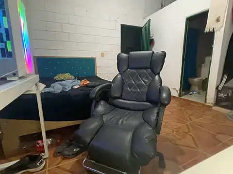 Max TheHorseDick online show from 04.09.26