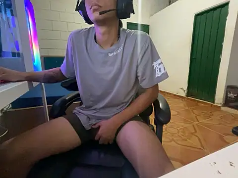 Max TheHorseDick online show from 04.11.26