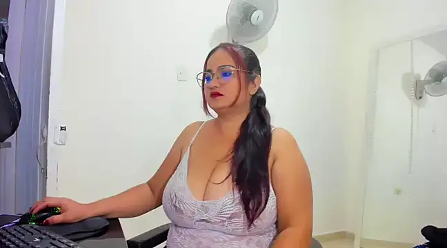 HUGEBOOBS MILF online show from 02.08.25