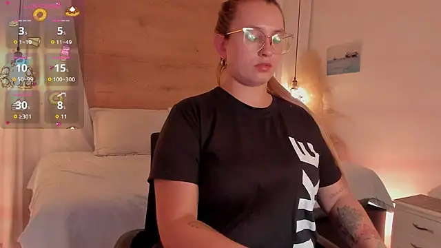 Snapshot of halaaa_1 chatting on 10.09.25 halaaa 1 online show from 10.09.25