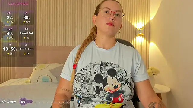 Snapshot of halaaa_1 chatting on 10.10.25 halaaa 1 online show from 10.10.25