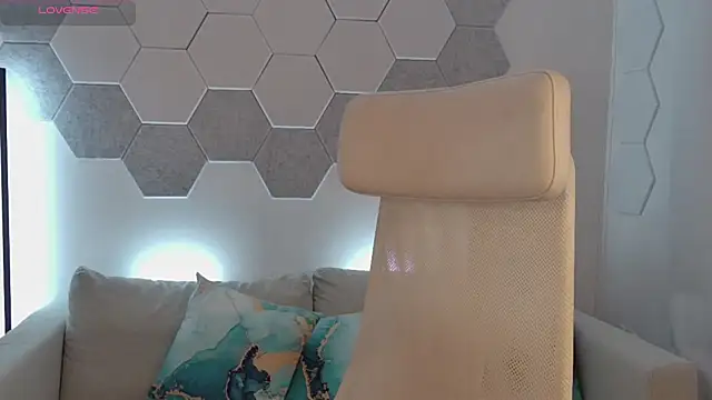 Snapshot of novaforyou1 chatting on 12.19.24 novaforyou1 online show from 12.19.24