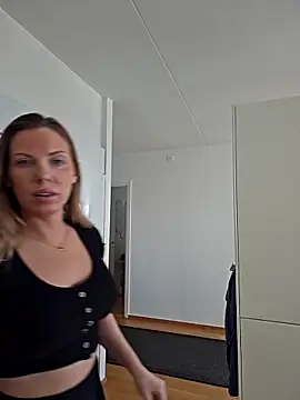 Snapshot of novaforyou1 chatting on 03.08.25 novaforyou1 online show from 03.08.25