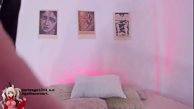 Snapshot of Moonlight1002 chatting on 11.10.25 Moonlight1002 online show from 11.10.25