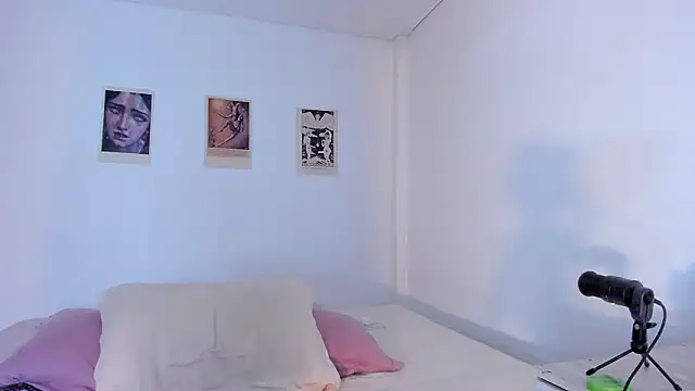 Moonlight1002 online show from 02.28.26