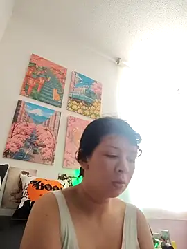 Haru Queenn online show from 10.24.25