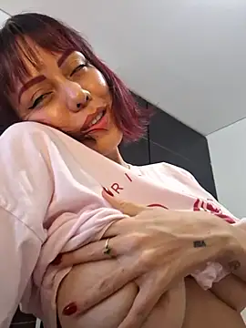 Snapshot of AiledSC chatting on 03.04.25 AiledSC online show from 03.04.25