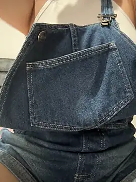 Snapshot of AiledSC chatting on 10.03.25 AiledSC online show from 10.03.25