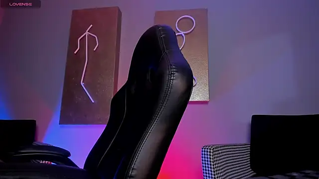 LindseyCox online show from 10.17.25