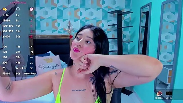 BIANCAROY1 online show from 10.10.25