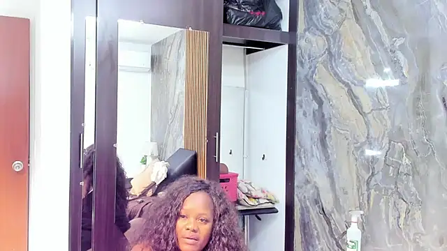 LauraSaenz01 online show from 03.09.25