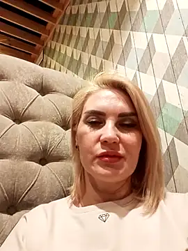 JennyOMay online show from 02.12.25