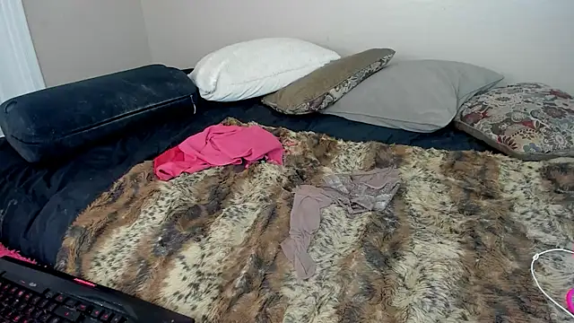 Lourdesnoirxh online show from 09.18.25