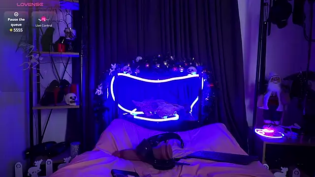 Snapshot of CyberXGoddess chatting on 12.27.24 CyberXGoddess online show from 12.27.24
