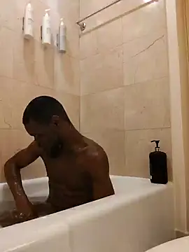 Maculine Stayr online show from 12.04.24