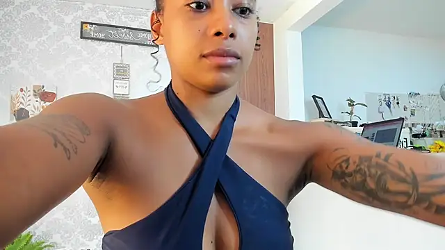 Snapshot of kelly_thomson chatting on 09.25.25 kelly thomson online show from 09.25.25