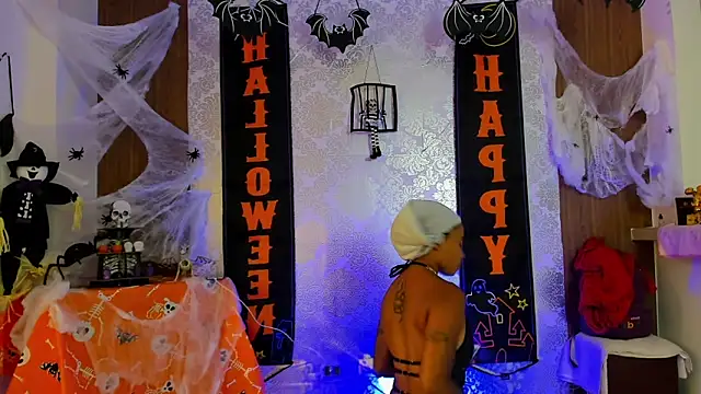 Snapshot of kelly_thomson chatting on 10.19.25 kelly thomson online show from 10.19.25