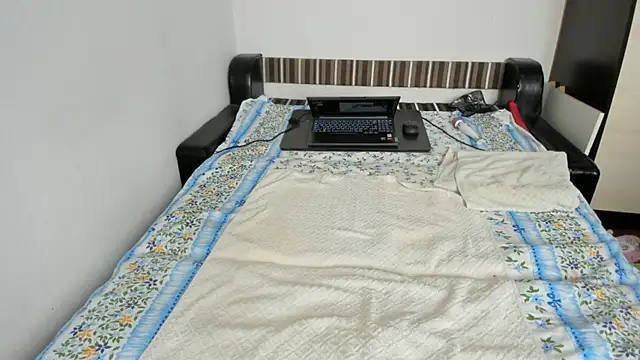 Snapshot of sweet-tinqerbell chatting on 10.04.25 sweet-tinqerbell online show from 10.04.25