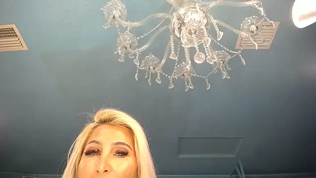 ADRIANNA FOX online show from 03.18.25