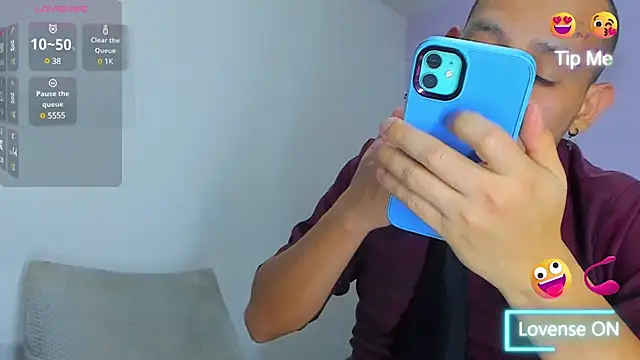 Snapshot of jhonyalzate2 chatting on 12.05.24 jhonyalzate2 online show from 12.05.24