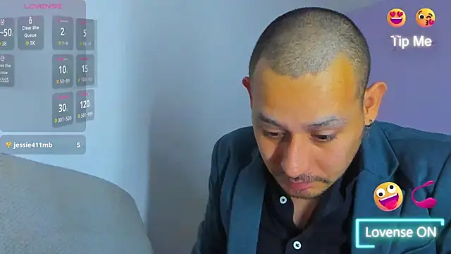 Snapshot of jhonyalzate2 chatting on 12.07.24 jhonyalzate2 online show from 12.07.24