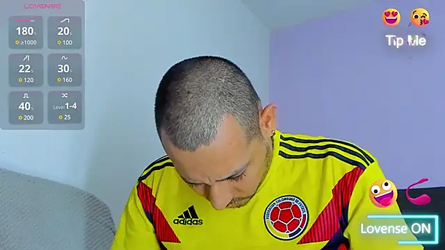 Snapshot of jhonyalzate2 chatting on 12.09.24 jhonyalzate2 online show from 12.09.24