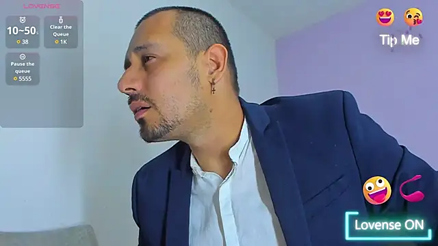 Snapshot of jhonyalzate2 chatting on 12.14.24 jhonyalzate2 online show from 12.14.24