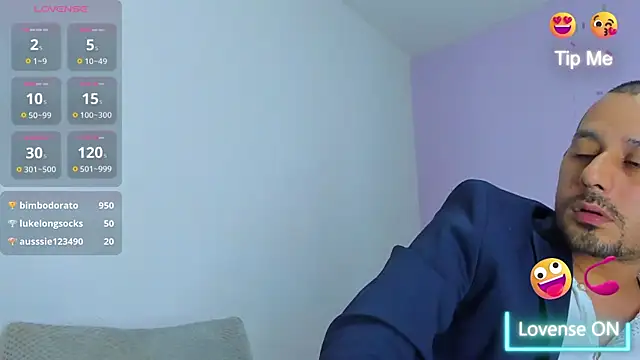 Snapshot of jhonyalzate2 chatting on 12.14.24 jhonyalzate2 online show from 12.14.24