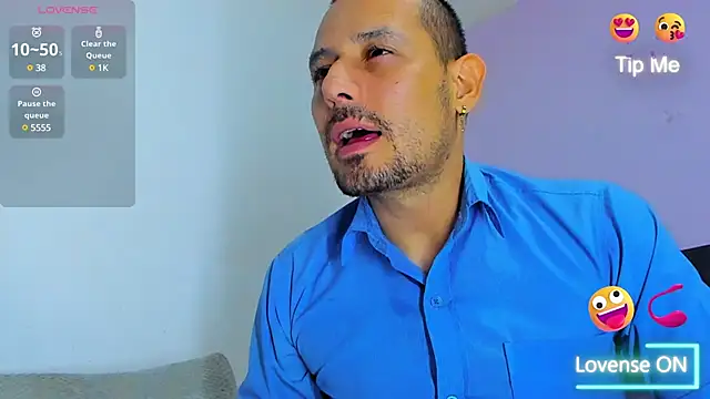 Snapshot of jhonyalzate2 chatting on 12.15.24 jhonyalzate2 online show from 12.15.24