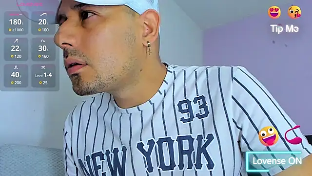 Snapshot of jhonyalzate2 chatting on 12.23.24 jhonyalzate2 online show from 12.23.24