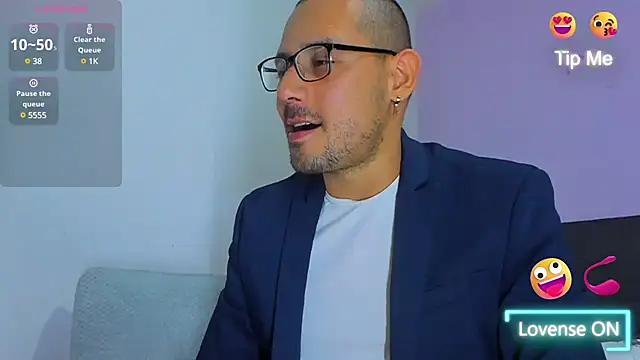 Snapshot of jhonyalzate2 chatting on 12.28.24 jhonyalzate2 online show from 12.28.24