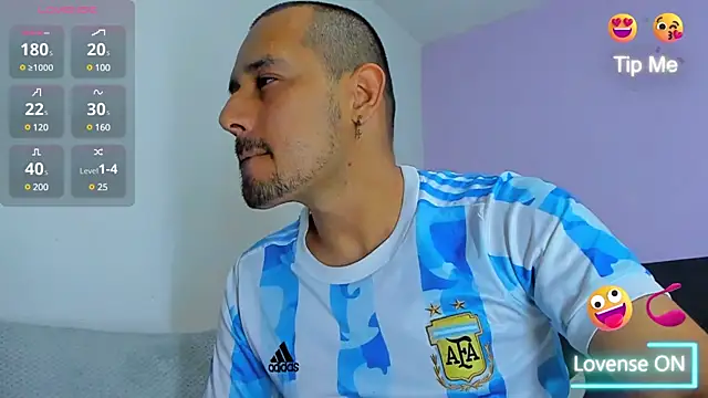 Snapshot of jhonyalzate2 chatting on 12.30.24 jhonyalzate2 online show from 12.30.24