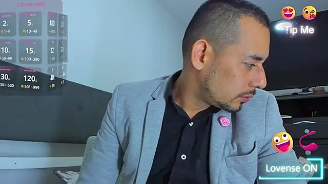 Snapshot of jhonyalzate2 chatting on 01.24.25 jhonyalzate2 online show from 01.24.25