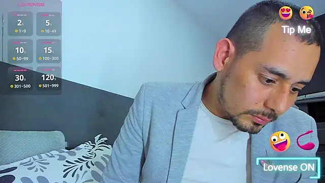 Snapshot of jhonyalzate2 chatting on 01.27.25 jhonyalzate2 online show from 01.27.25