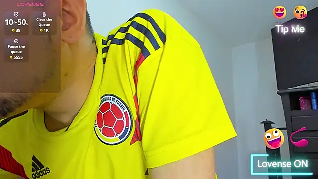 Snapshot of jhonyalzate2 chatting on 01.28.25 jhonyalzate2 online show from 01.28.25