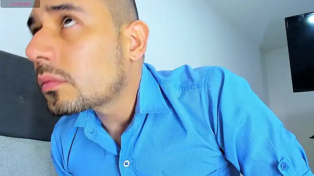 Snapshot of jhonyalzate2 chatting on 03.04.25 jhonyalzate2 online show from 03.04.25