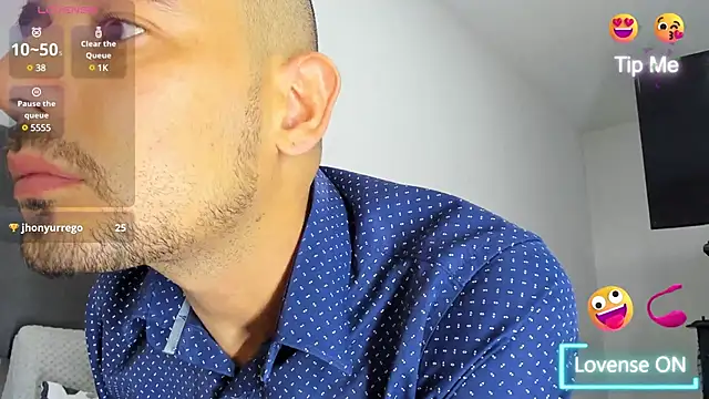 Snapshot of jhonyalzate2 chatting on 03.18.25 jhonyalzate2 online show from 03.18.25