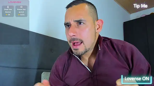 Snapshot of jhonyalzate2 chatting on 09.14.25 jhonyalzate2 online show from 09.14.25