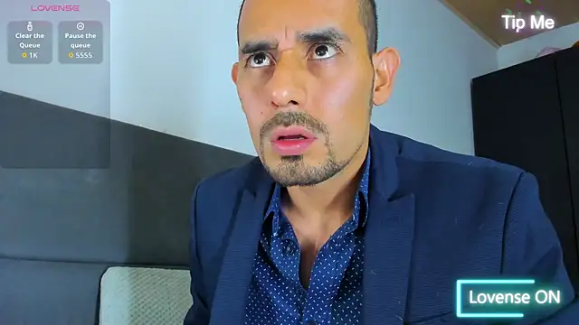 Snapshot of jhonyalzate2 chatting on 09.20.25 jhonyalzate2 online show from 09.20.25