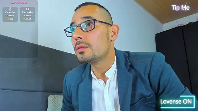 Snapshot of jhonyalzate2 chatting on 10.03.25 jhonyalzate2 online show from 10.03.25