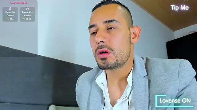 Snapshot of jhonyalzate2 chatting on 10.06.25 jhonyalzate2 online show from 10.06.25