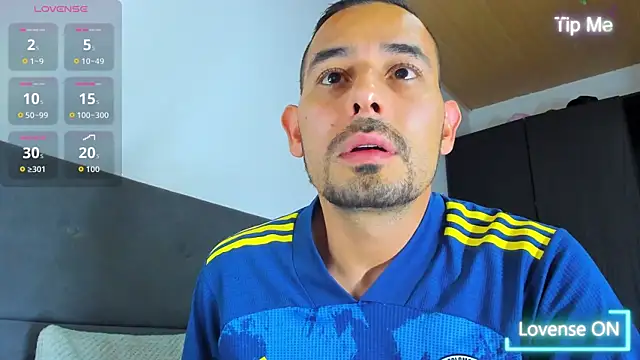 Snapshot of jhonyalzate2 chatting on 10.10.25 jhonyalzate2 online show from 10.10.25