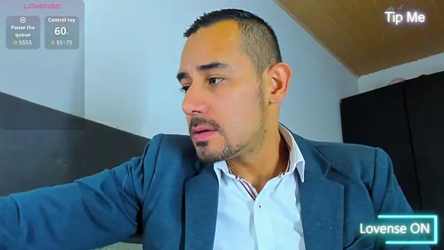 Snapshot of jhonyalzate2 chatting on 10.12.25 jhonyalzate2 online show from 10.12.25