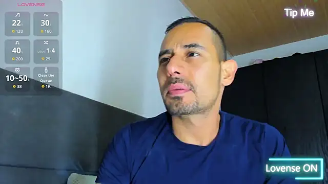 Snapshot of jhonyalzate2 chatting on 10.14.25 jhonyalzate2 online show from 10.14.25