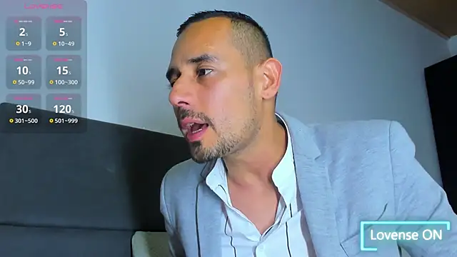 jhonyalzate2 online show from 11.14.25