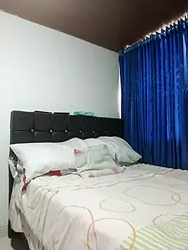 Vicky Rosse online show from 11.05.25