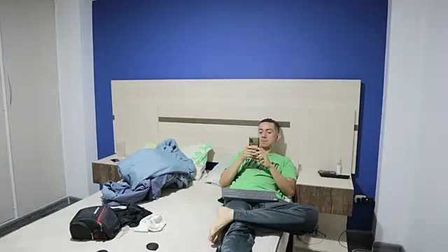 funcouple1985 online show from 12.04.24